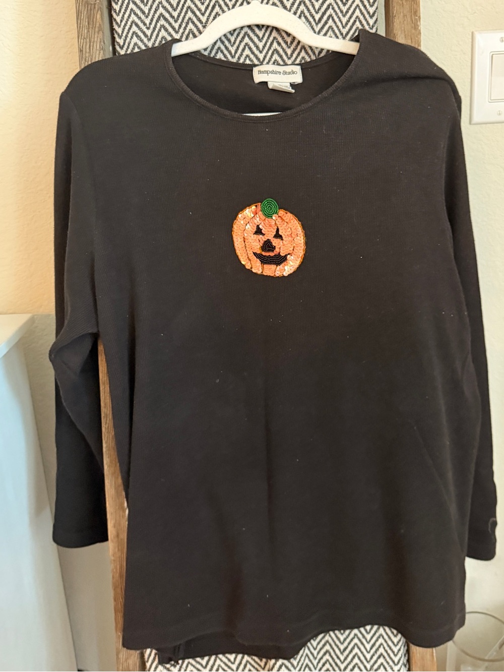 Vintage Hampshire Studio Black Crewneck Sweater with Pumpkin Motif